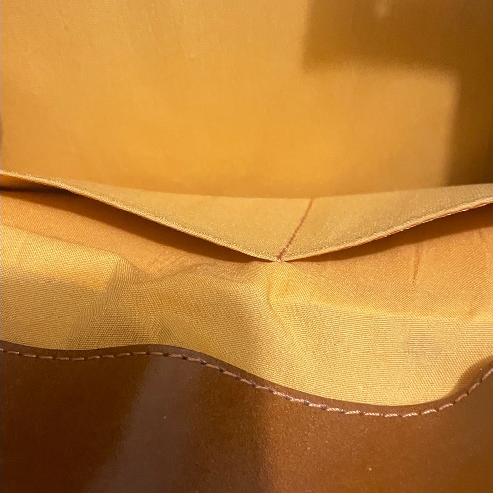 Butterfly Embossed Tan and Green Handbag - Picture 12 of 16